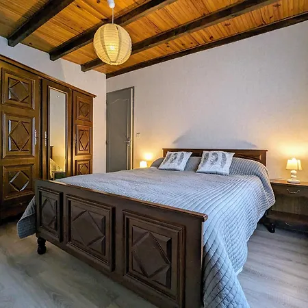 Casa vacanze Saint-ilpize, 3 Pièces, 4 Personnes - Fr-1-582-93