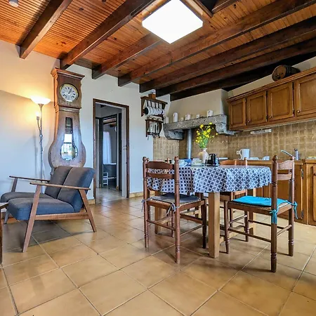 Saint-ilpize, 3 Pièces, 4 Personnes - Fr-1-582-93 * Saint-Ilpize